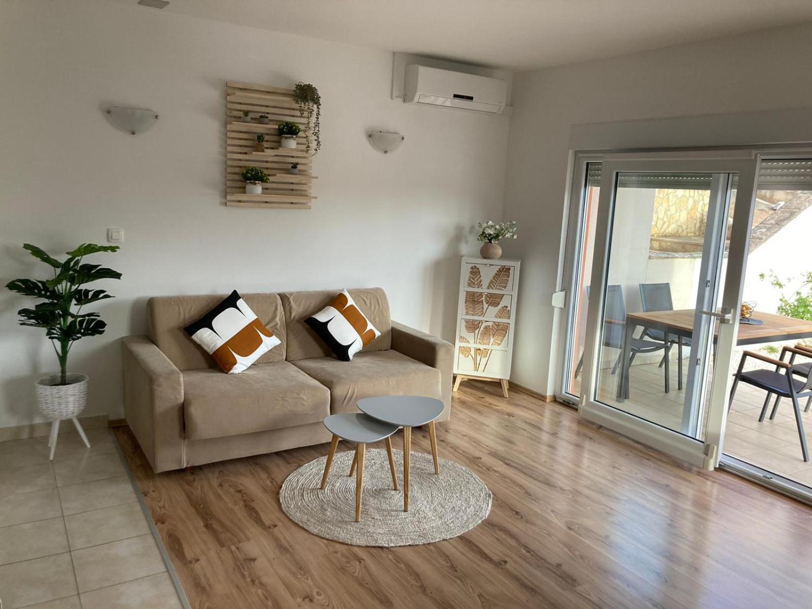 Apartments Dante Domus Aurea Милна Экстерьер фото