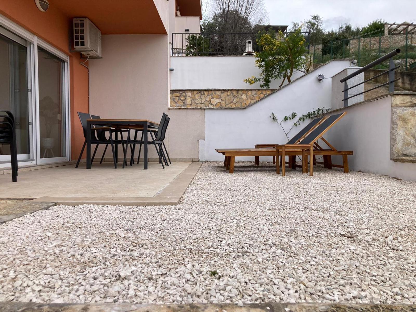 Apartments Dante Domus Aurea Милна Экстерьер фото