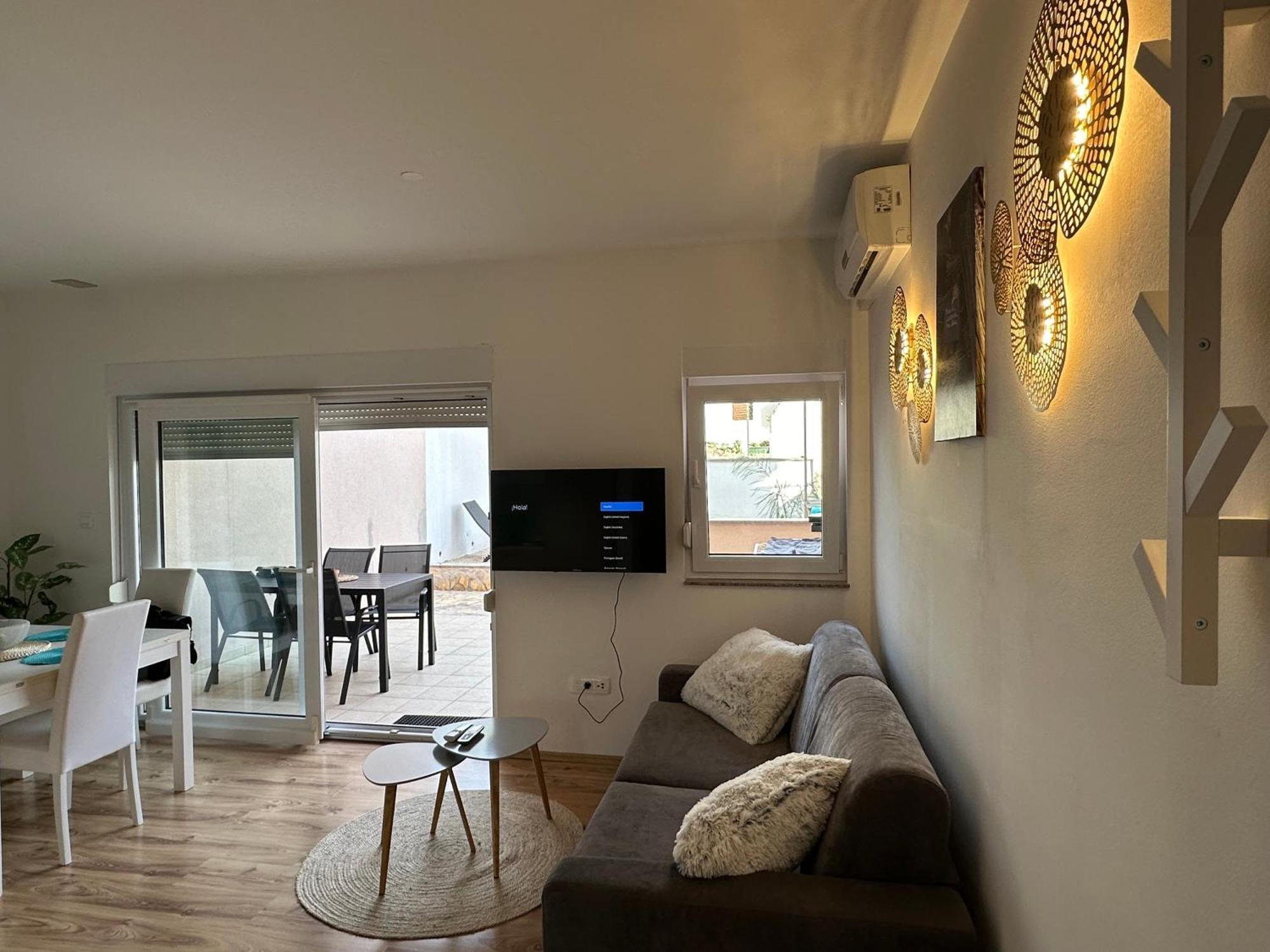 Apartments Dante Domus Aurea Милна Экстерьер фото